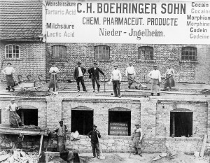 Foto de 1907 de la primera fábrica de Boehringer Ingelheim, que al inicio se llamó C. H.  Boehringer Sohn en honor al padre del fundador. Imagen: Web de Boehringer